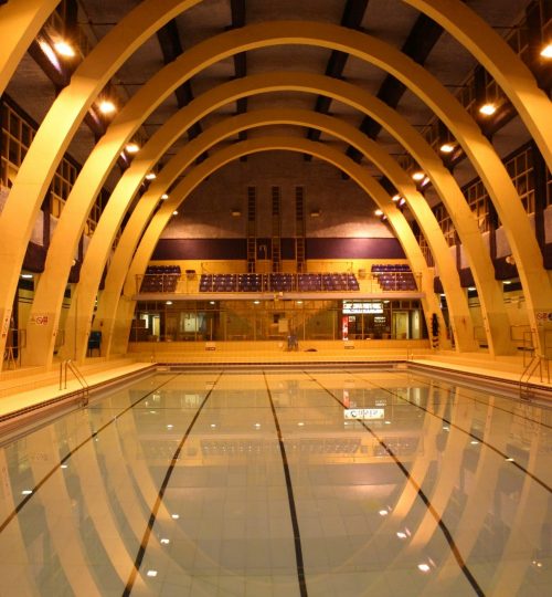 Mounts Swimming pool by night